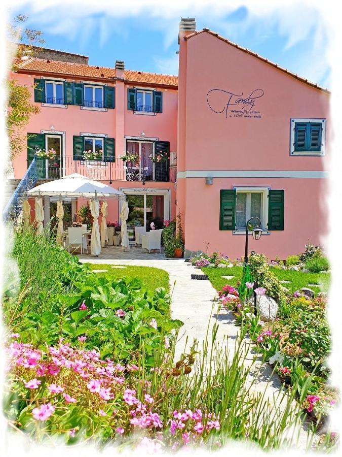 Casa Vacanze Family Albisola Superiore Exterior foto