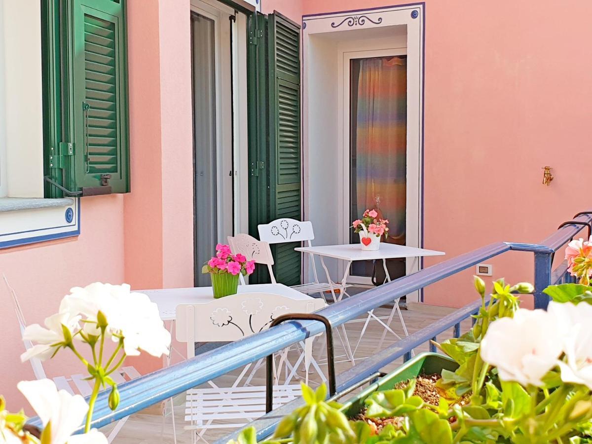 Casa Vacanze Family Albisola Superiore Exterior foto