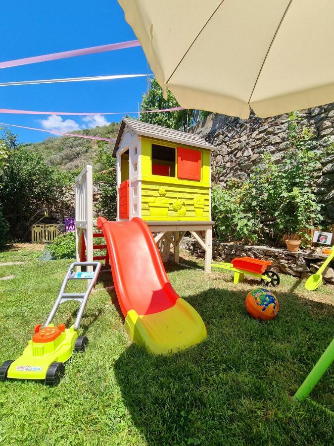 Casa Vacanze Family Albisola Superiore Exterior foto