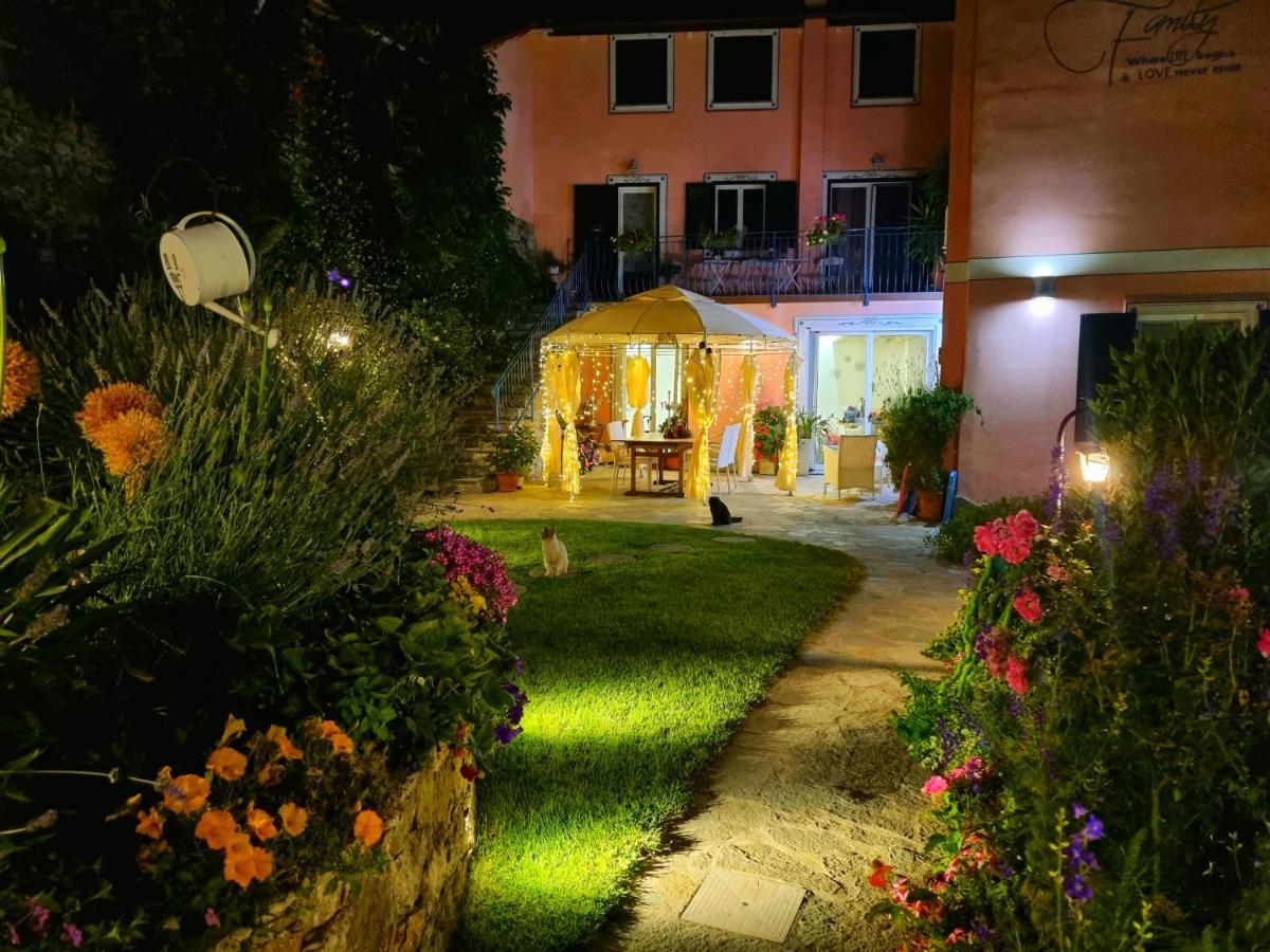 Casa Vacanze Family Albisola Superiore Exterior foto